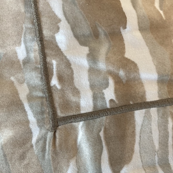 One Frette king size sham - Picture 2 of 7